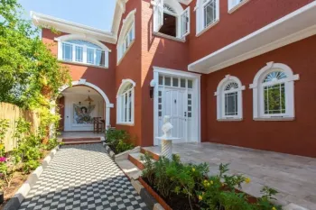 Üzümlü'de Orman ve Dağ Manzaralı Satılık Villa